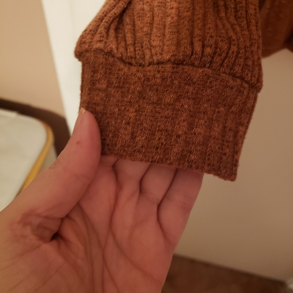 Top - Picture 5 of 6